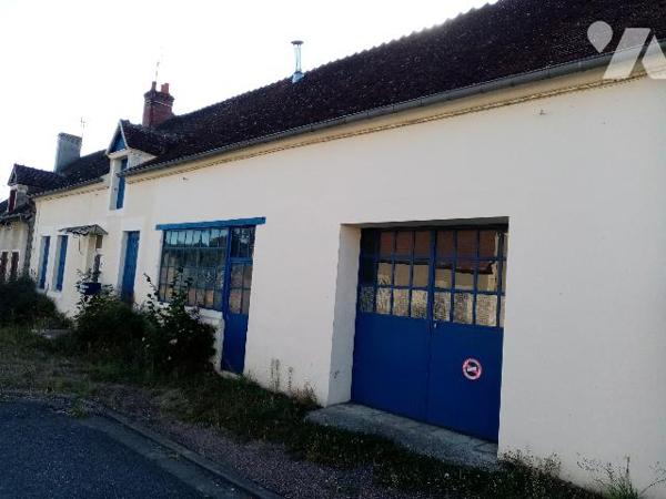Maison de bourg à rénover, proche A77 et LA CHARITE SUR LOIRE