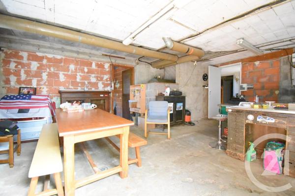 Maison à vendre  5 pièces - 110 m 2   CREUZIER LE VIEUX  - 03