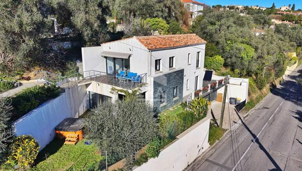 NICE PESSICART  à vendre une Villa 5 pièces - Vue Mer