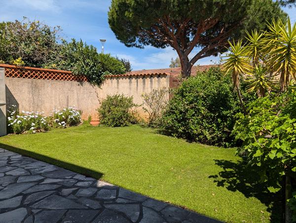 Charmante Maison à La Londe-les-Maures : 4 pièces, 399 600 € - Exclusivité NESTENN