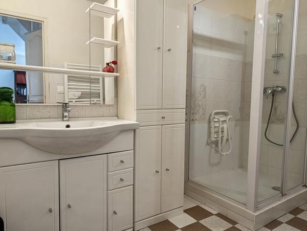 Charmante Maison à La Londe-les-Maures : 4 pièces, 399 600 € - Exclusivité NESTENN