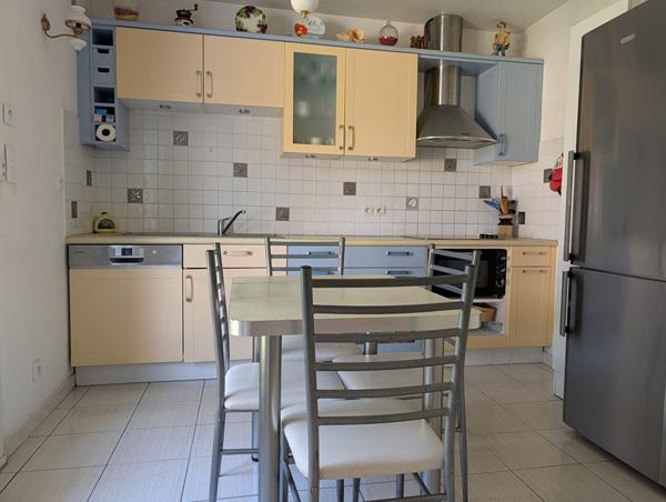 Charmante Maison à La Londe-les-Maures : 4 pièces, 399 600 € - Exclusivité NESTENN