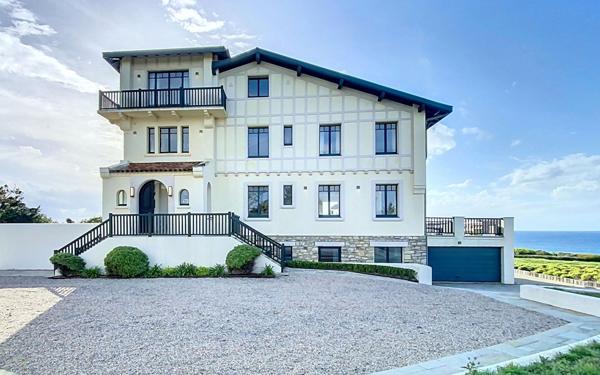 Maison à vendre    10 pièces • 550 m2 Biarritz