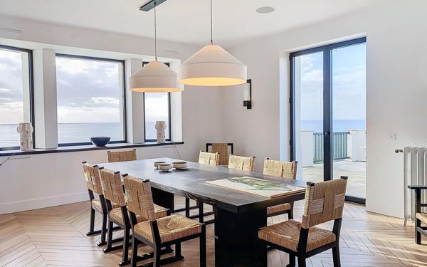 Maison à vendre    10 pièces • 550 m2 Biarritz