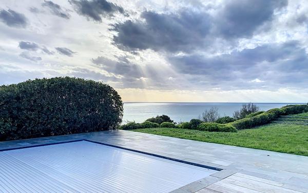 Maison à vendre    10 pièces • 550 m2 Biarritz