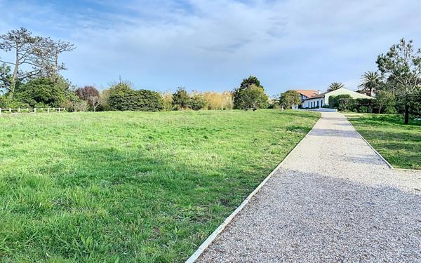 Maison à vendre    10 pièces • 550 m2 Biarritz