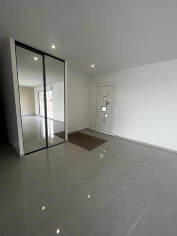 🚪 Maison neuve plain-pied avec garage, terrasse et grand terrain – À saisir !