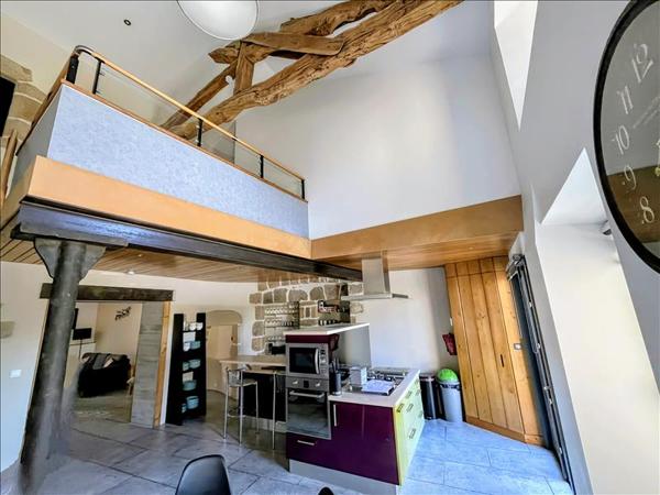 Immeuble à vendre |  Rochechouart |  7 pièces | 300 m²