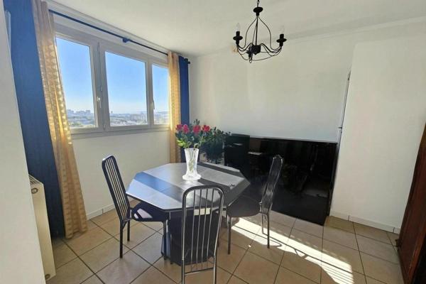 Marseille 13010 Saint Tronc Type 4 vue mer