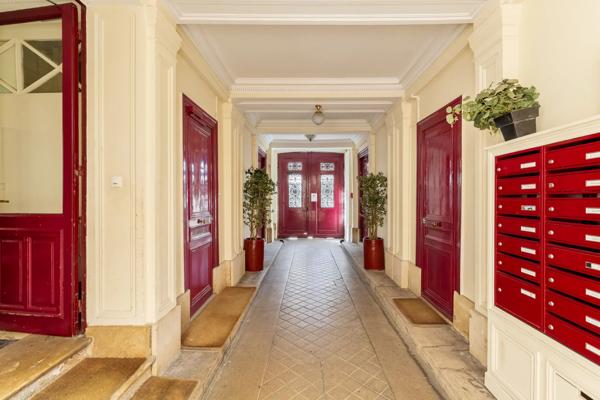 Appartement Paris 9 e - PLACE SAINT-GEORGES / AUMALE