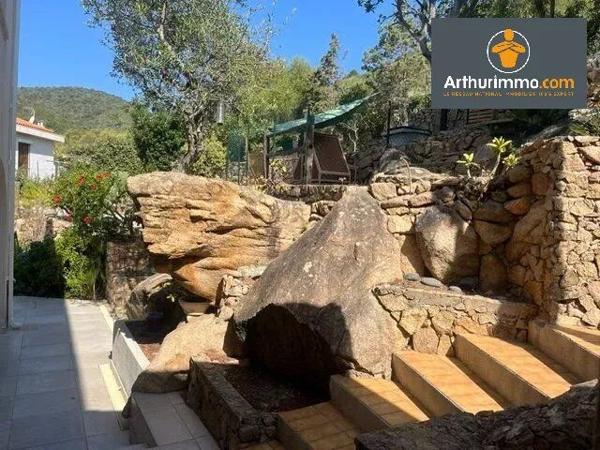 Vente                                                      Villa
                        
                     5 pièces                                         à Ajaccio