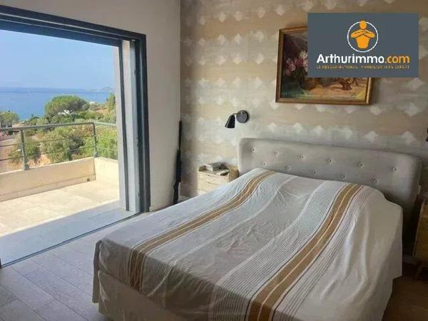 Vente                                                      Villa
                        
                     5 pièces                                         à Ajaccio
