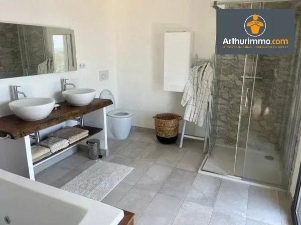 Vente                                                      Villa
                        
                     5 pièces                                         à Ajaccio