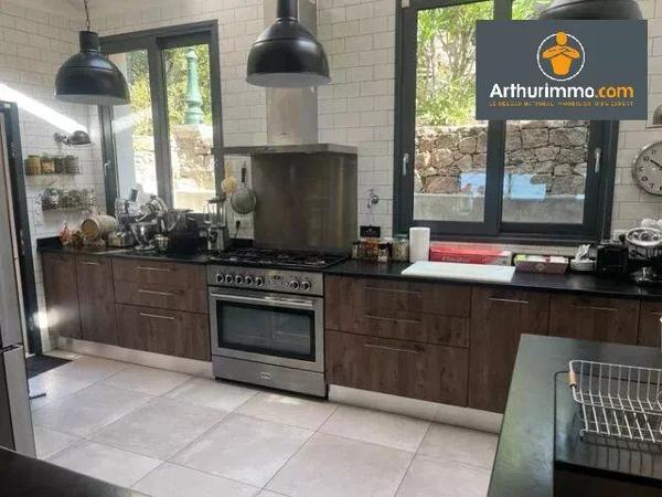 Vente                                                      Villa
                        
                     5 pièces                                         à Ajaccio