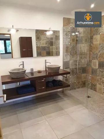 Vente                                                      Villa
                        
                     5 pièces                                         à Ajaccio