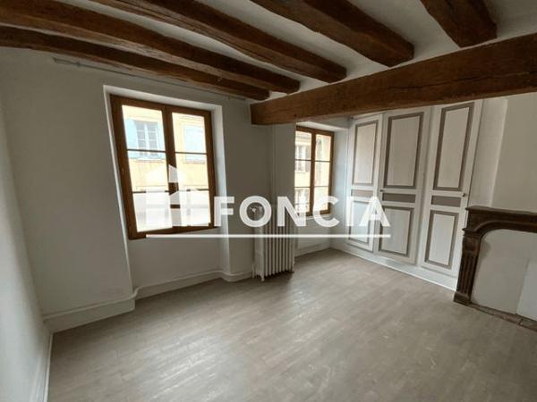 Location Appartement 2 pièces 43.6 m² - 26 RUE D'EPERNON Houdan 78550