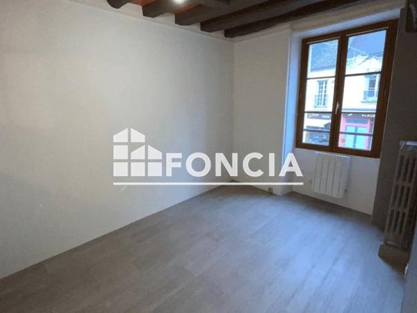 Location Appartement 2 pièces 43.6 m² - 26 RUE D'EPERNON Houdan 78550