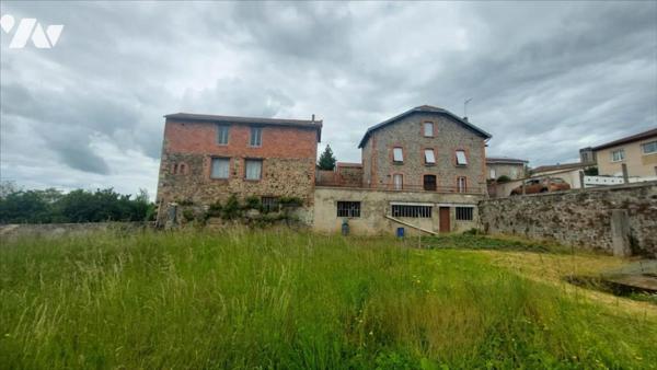 Panissieres, centre ville, maison Bourgeoise + grand atelier et terrain à bâtir