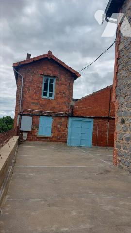 Panissieres, centre ville, maison Bourgeoise + grand atelier et terrain à bâtir