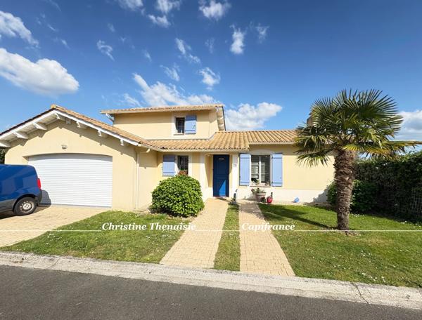 Villa à vendre 5 pièces, 3 chambres, 2 salles d'eau, Piscine privée, Climatisation, Véranda au coeur d'un Domaine résidentiel sécurisé