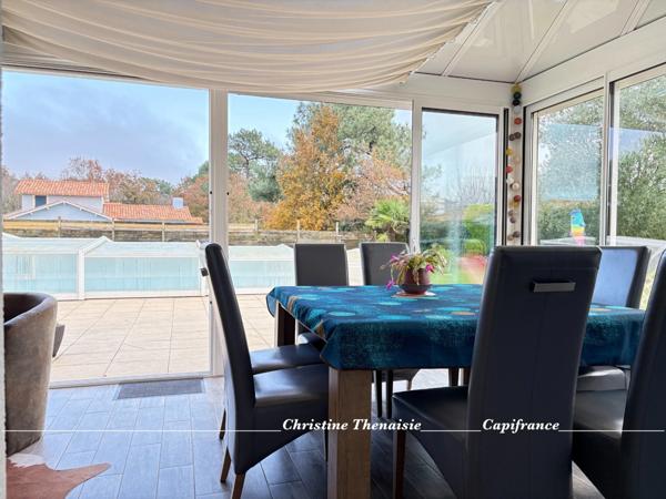 Villa à vendre 5 pièces, 3 chambres, 2 salles d'eau, Piscine privée, Climatisation, Véranda au coeur d'un Domaine résidentiel sécurisé