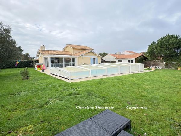 Villa à vendre 5 pièces, 3 chambres, 2 salles d'eau, Piscine privée, Climatisation, Véranda au coeur d'un Domaine résidentiel sécurisé