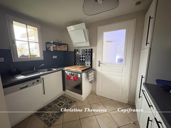 Villa à vendre 5 pièces, 3 chambres, 2 salles d'eau, Piscine privée, Climatisation, Véranda au coeur d'un Domaine résidentiel sécurisé