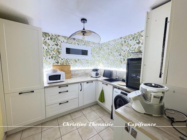 Villa à vendre 5 pièces, 3 chambres, 2 salles d'eau, Piscine privée, Climatisation, Véranda au coeur d'un Domaine résidentiel sécurisé