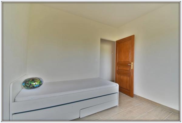 🏡 Redessan – Maison 4 pièces entièrement rénovée à l'intérieur (30)