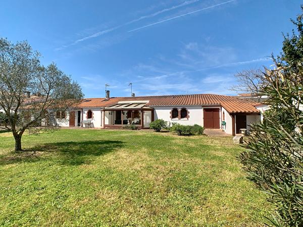 A vendre en exclusivité! Maison située à L'Aiguillon La Presqu'Ile, 4 chambres, jardin, garage.