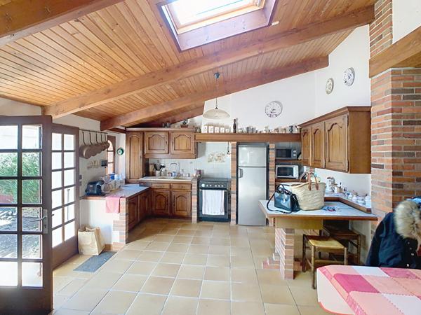 A vendre en exclusivité! Maison située à L'Aiguillon La Presqu'Ile, 4 chambres, jardin, garage.