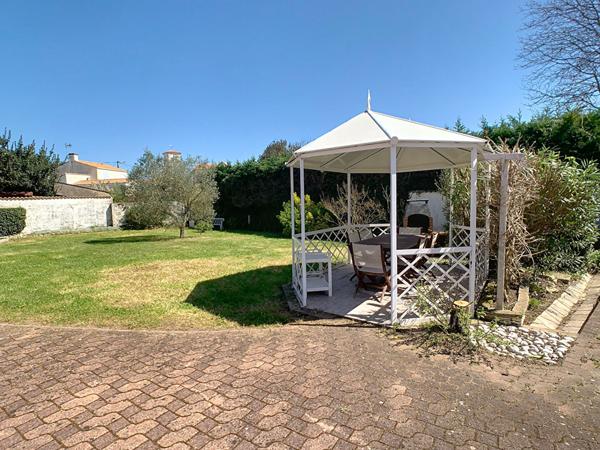 A vendre en exclusivité! Maison située à L'Aiguillon La Presqu'Ile, 4 chambres, jardin, garage.