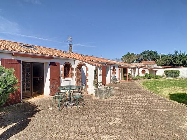 A vendre en exclusivité! Maison située à L'Aiguillon La Presqu'Ile, 4 chambres, jardin, garage.