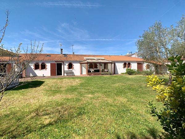 A vendre en exclusivité! Maison située à L'Aiguillon La Presqu'Ile, 4 chambres, jardin, garage.