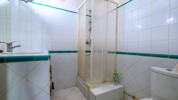 Bâtisse San Martino Di Lota 8 pièce(s) 217.7 m2 quatre appartements