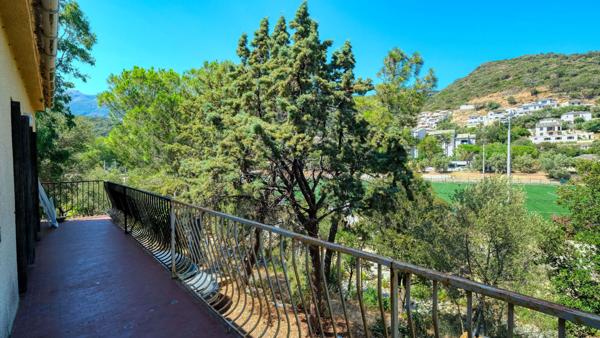 Bâtisse San Martino Di Lota 8 pièce(s) 217.7 m2 quatre appartements