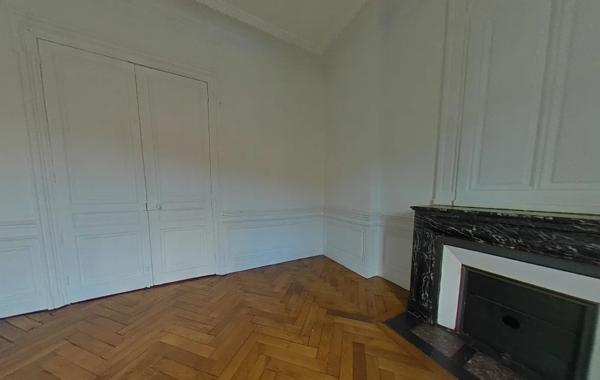 APPARTEMENT T4 A LOUER - LYON 2EME ARRONDISSEMENT Vaubecour-Mairie 144.17 m 2 2 110 € charges comprises par mois