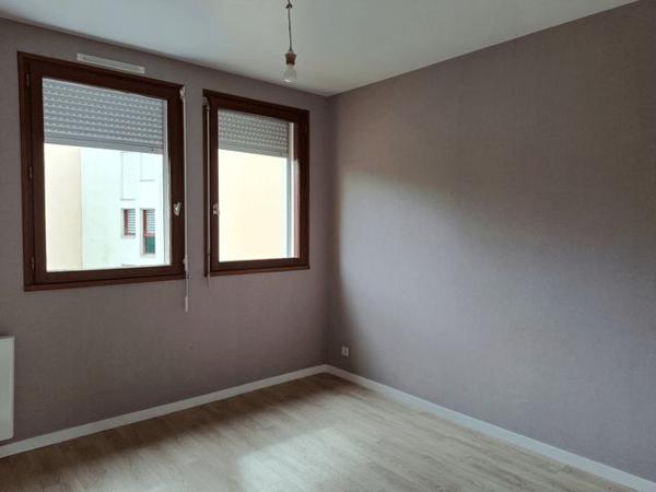 Location Appartement 4 pièces 74.5 m² - RESIDENCE ELBEE Cholet 49300