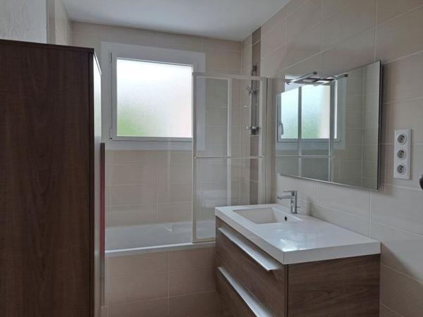 Location Appartement 4 pièces 74.5 m² - RESIDENCE ELBEE Cholet 49300