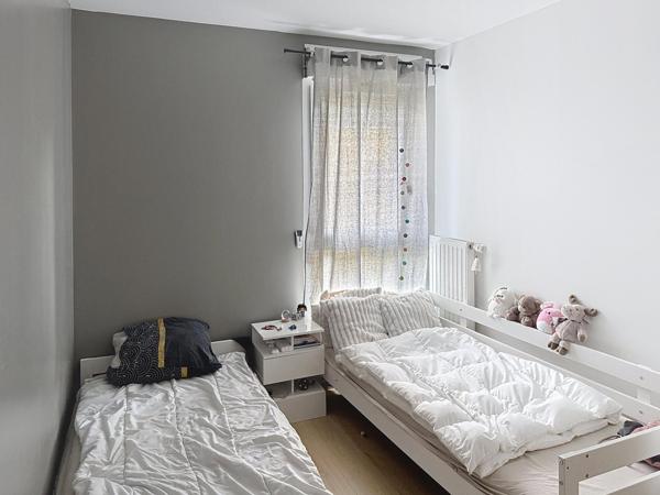 T4 récent de 97m2, quatier prisé, proximité école, lycée et commerces