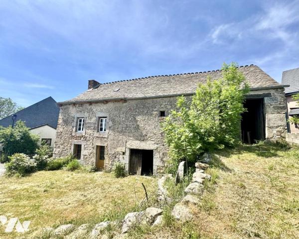 EXCLUSIVITÉ - AUTHENTIQUE CORPS DE FERME EN GRANIT SUR L’AUBRAC 