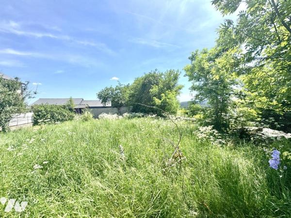 EXCLUSIVITÉ - AUTHENTIQUE CORPS DE FERME EN GRANIT SUR L’AUBRAC 