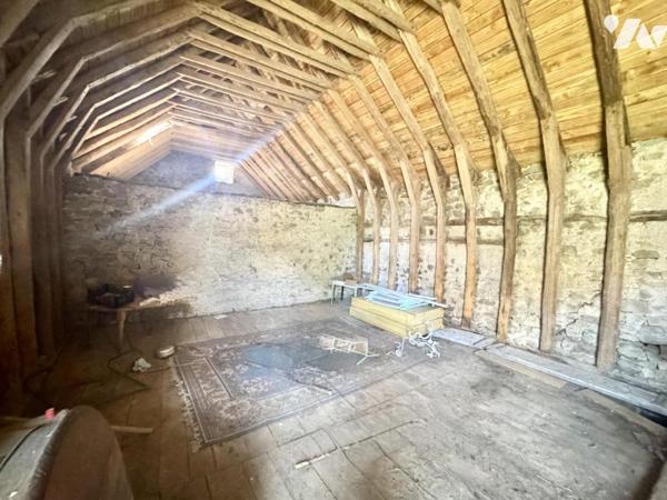 EXCLUSIVITÉ - AUTHENTIQUE CORPS DE FERME EN GRANIT SUR L’AUBRAC 