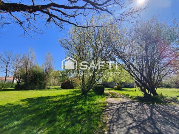 MAISON DE MAITRE DE 232M² - 11 PIECES - DEPENDANCE DE 200M² - PARC DE 8971M²