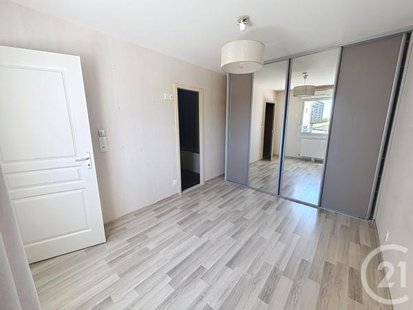 Appartement T2 à vendre  2 pièces - 55 m2 CHENOVE - 21