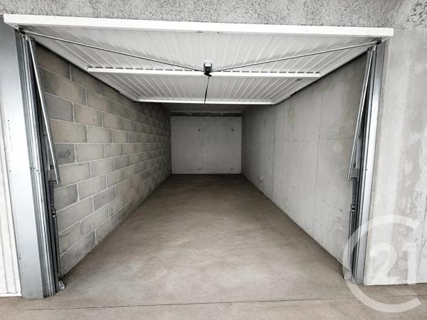 Appartement F2 à vendre  2 pièces - 38,57 m 2   TOULON  - 83