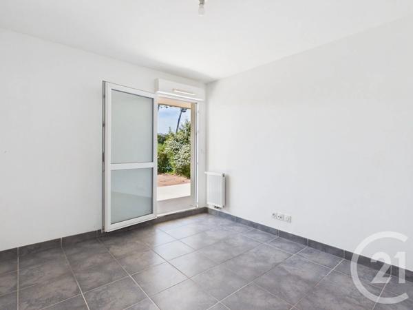 Appartement F2 à vendre  2 pièces - 38,57 m 2   TOULON  - 83