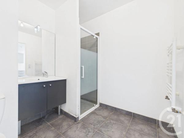 Appartement F2 à vendre  2 pièces - 38,57 m 2   TOULON  - 83