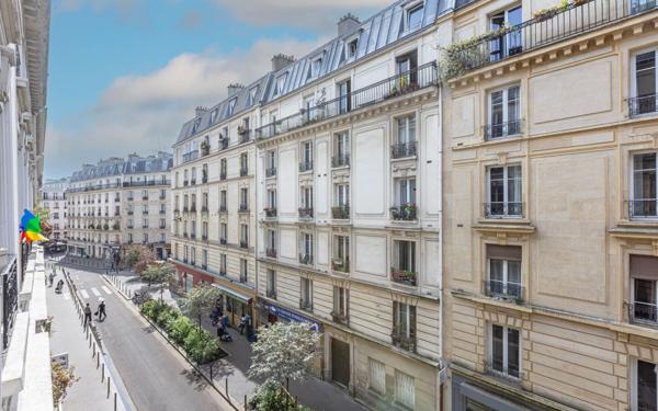 Appartement à vendre    4 pièces • 89,48 m2 Paris 18
