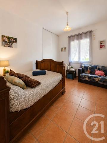 Maison à vendre  4 pièces - 117 m 2   GIGNAC LA NERTHE  - 13